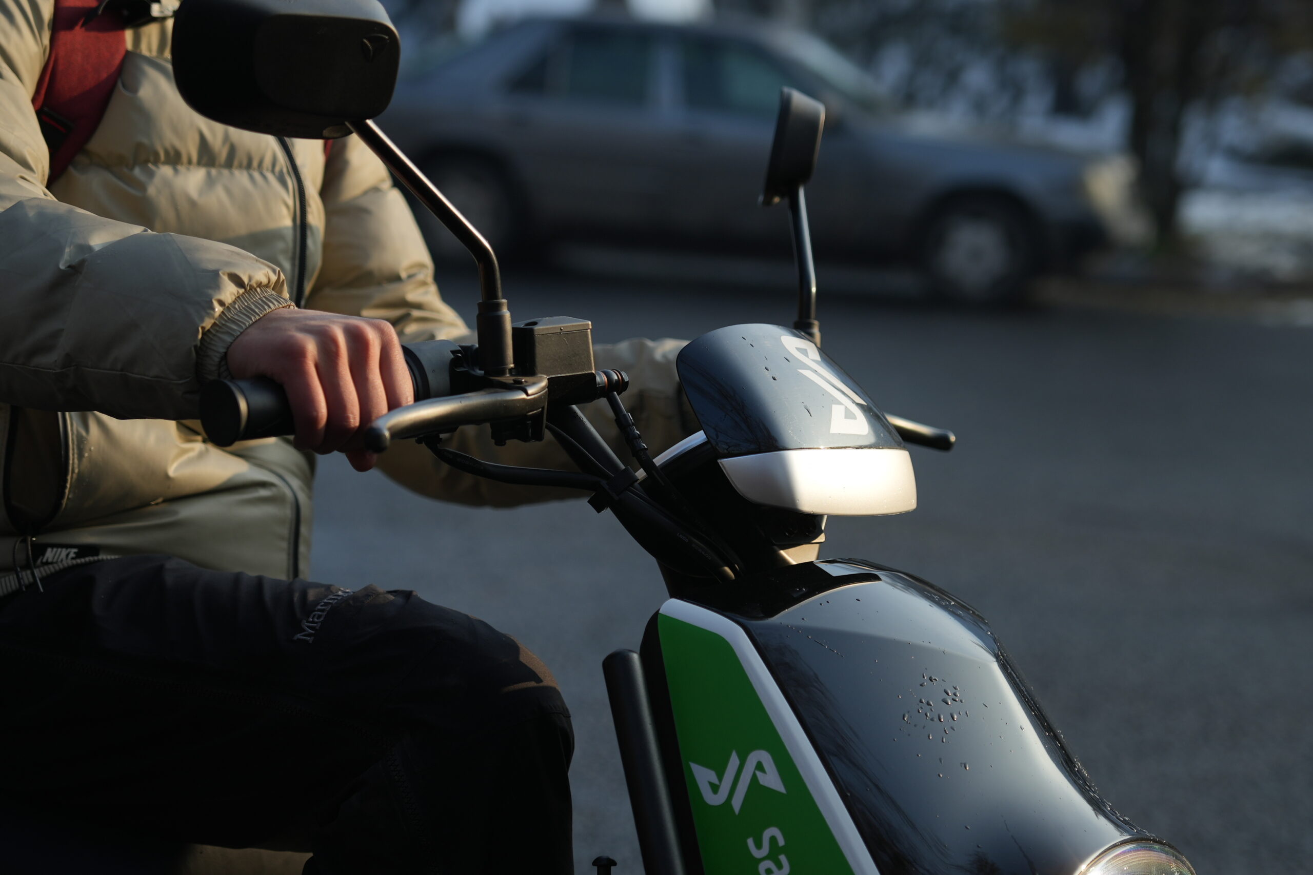 Курьер на электровелосипеде Sapa Moto
